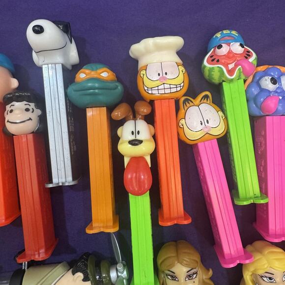 Vintage PEZ Dispenser Lot Cartoon Characters TMNT Barbie Minion Garfield Hallowe - Picture 4 of 12